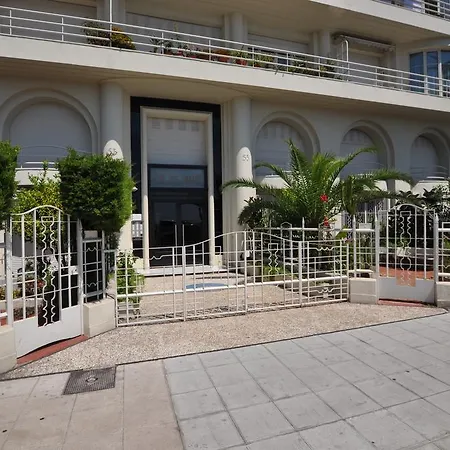 53 Promenade Des アパート *